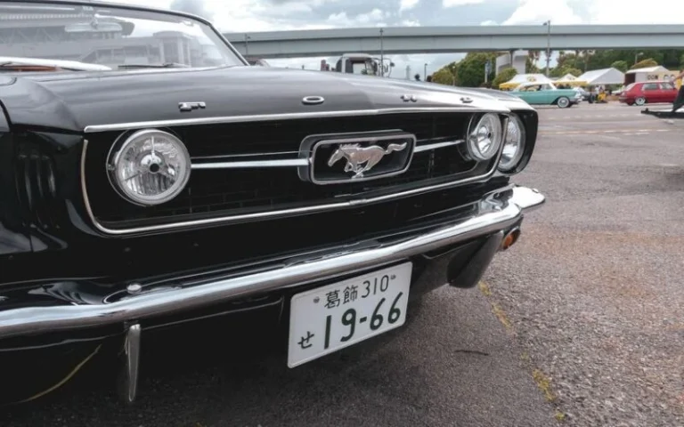 Ford працює над чотиридверним Mustang Mach 4