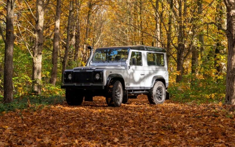 Helderburg створює унікальний рестомод Land Rover Defender