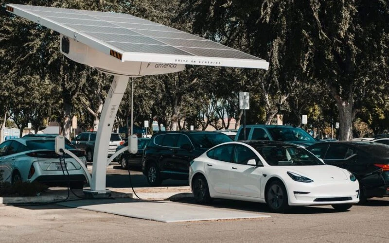 BYD випробує електромобіль з твердотільною батареєю у 2027 році