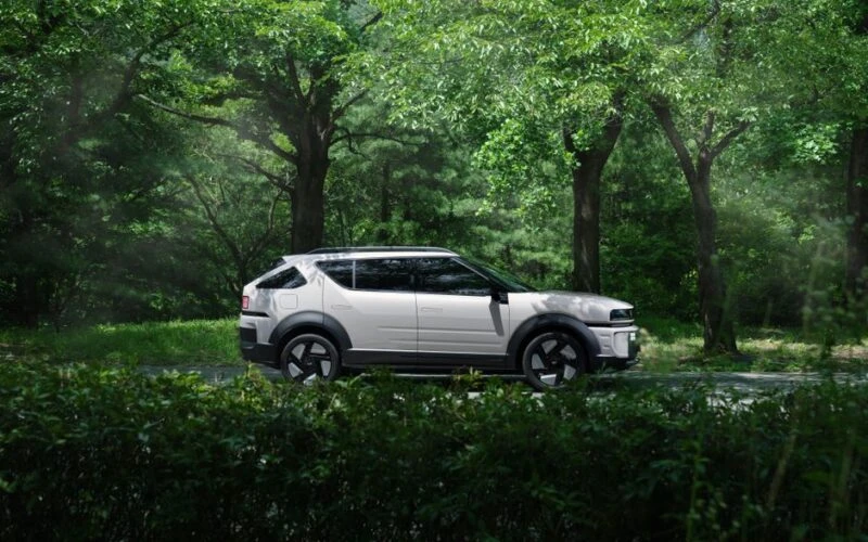 Geely запускає оновлений кросовер Atlas L з новими технологіями