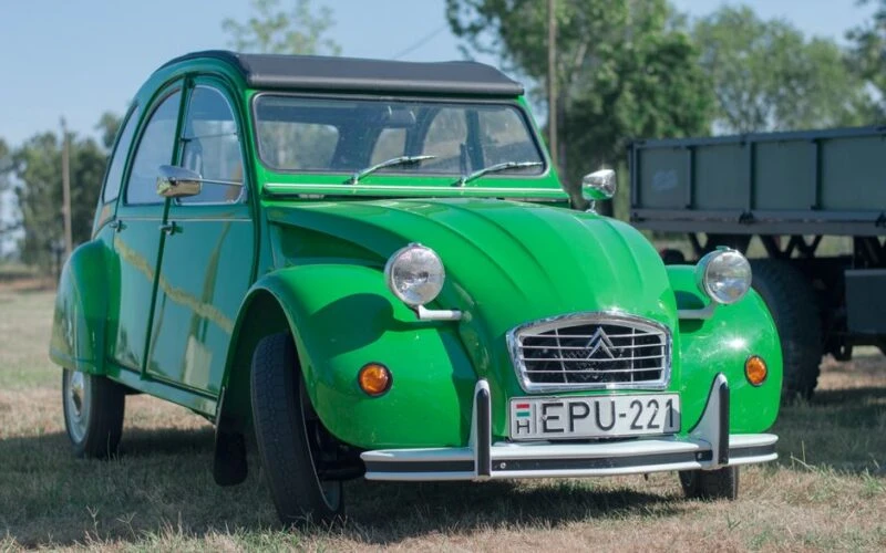 Citroen 2CV дебютує на Паризькому автосалоні в жовтні