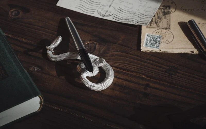 Montegrappa представила ручки Miura Limited Edition з висувною фарою